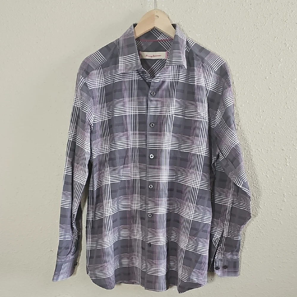 Tommy Bahama Casual Button-Down Shirt.